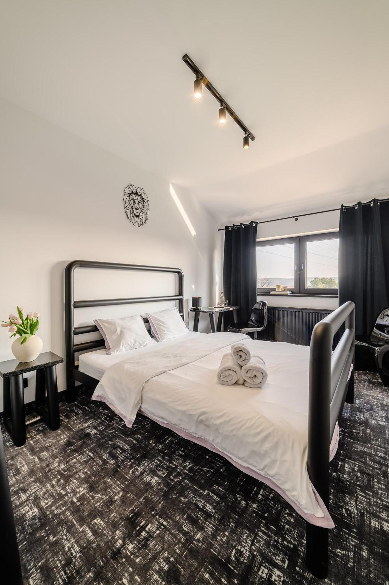 Golden Lion House Bed&Breakfast Rumia Ngoại thất bức ảnh