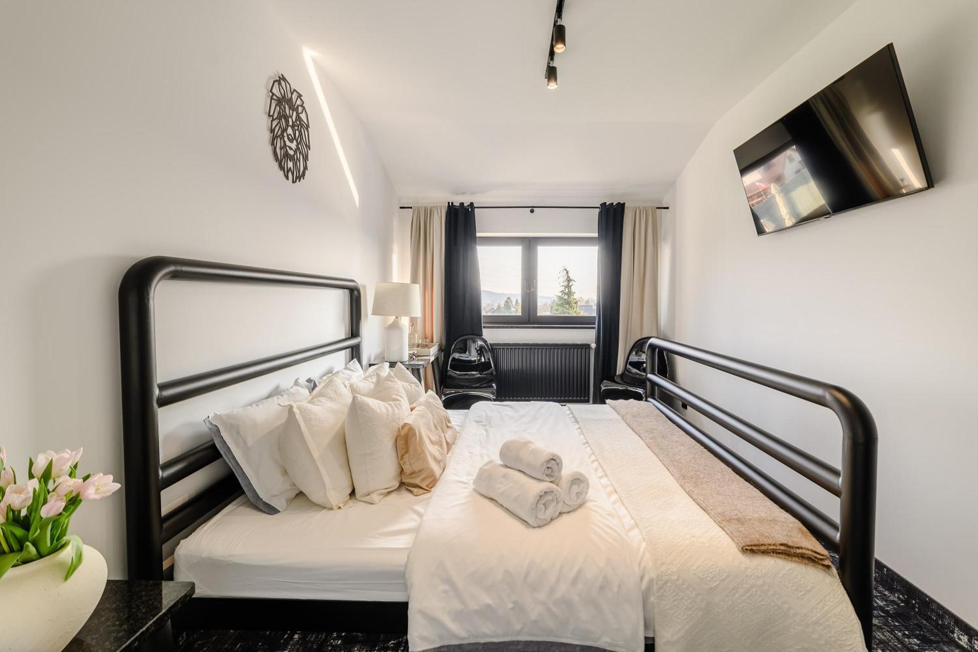 Golden Lion House Bed&Breakfast Rumia Ngoại thất bức ảnh