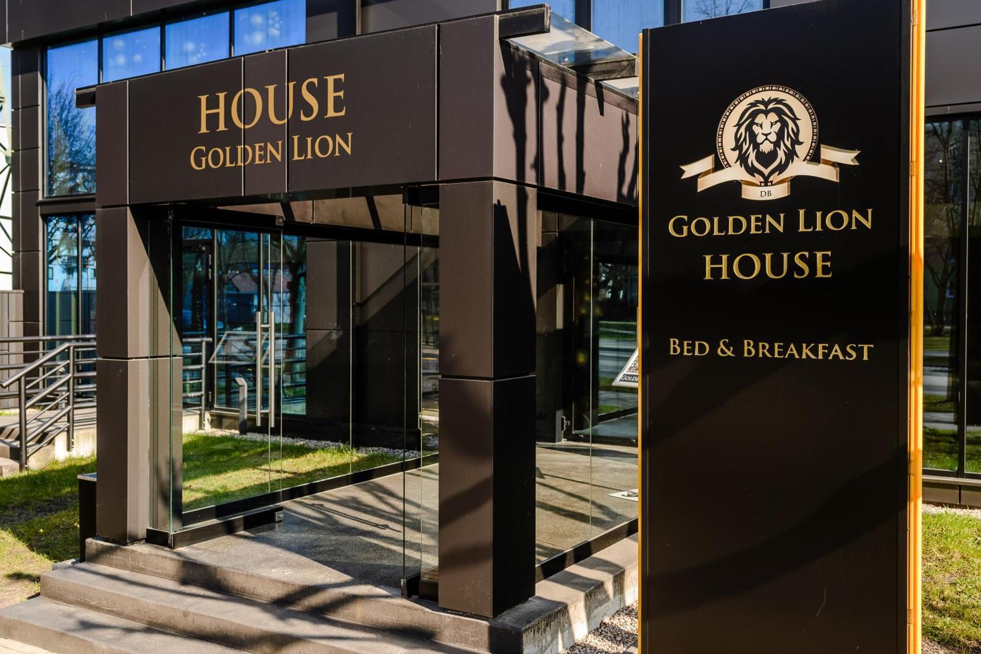 Golden Lion House Bed&Breakfast Rumia Ngoại thất bức ảnh